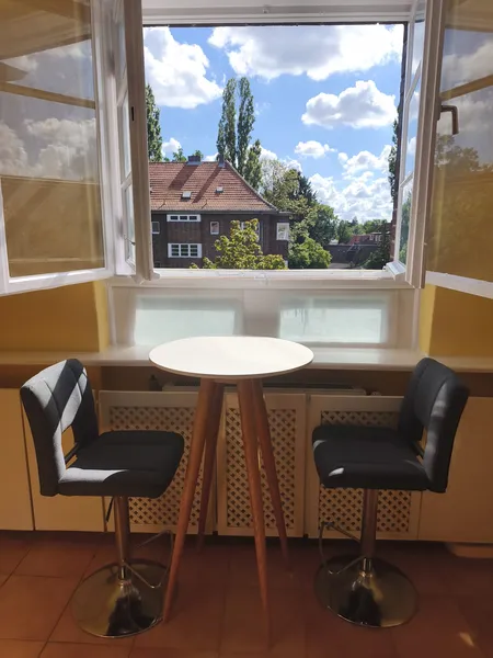 Denkmalgeschützte 2-Zimmer-Wohnung in Tempelhof/Mariendorf — photo 1